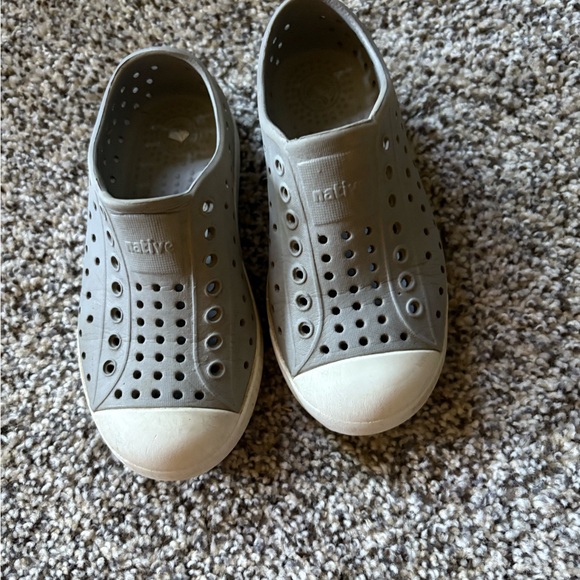 Native Kids Water Shoes - Gray and White - Picture 1 of 1